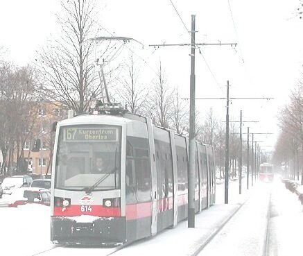 Vienna light rail tramway, snow, Jan. 2005